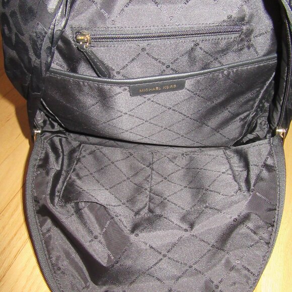 MICHAEL KORS BLACK LEOPARD BOOKBAG/BACKPACK/POCKETS/GOLD HARDWARE DETAIL! - Picture 9 of 9